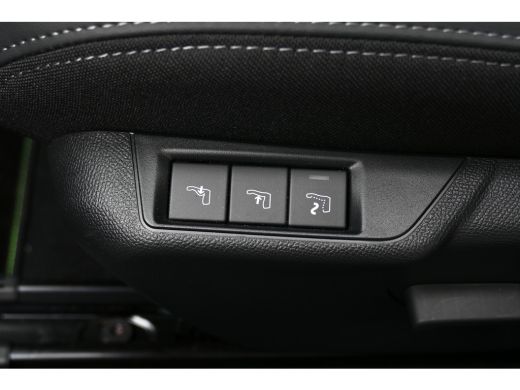 Peugeot 2008 1.2 PURETECH 130PK GT PACK AUTOMAAT / NAVI / ALCANTARA / PDC / CLIMA / 17"LMV / CAMERA V+A / KEYL... ActivLease financial lease