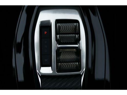 Peugeot 2008 1.2 PURETECH 130PK GT PACK AUTOMAAT / NAVI / ALCANTARA / PDC / CLIMA / 17"LMV / CAMERA V+A / KEYL... ActivLease financial lease