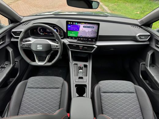 Seat Leon 1.5 TSI e-Hybrid 204pk DSG FR Business | Trekhaak, wegklapbaar | Stoel- en stuurverwarming | Keyl... ActivLease financial lease