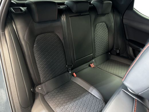 Seat Leon 1.5 TSI e-Hybrid 204pk DSG FR Business | Trekhaak, wegklapbaar | Stoel- en stuurverwarming | Keyl... ActivLease financial lease