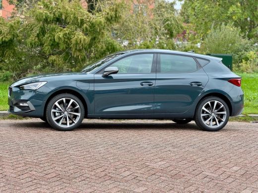 Seat Leon 1.5 TSI e-Hybrid 204pk DSG FR Business | Trekhaak, wegklapbaar | Stoel- en stuurverwarming | Keyl... ActivLease financial lease