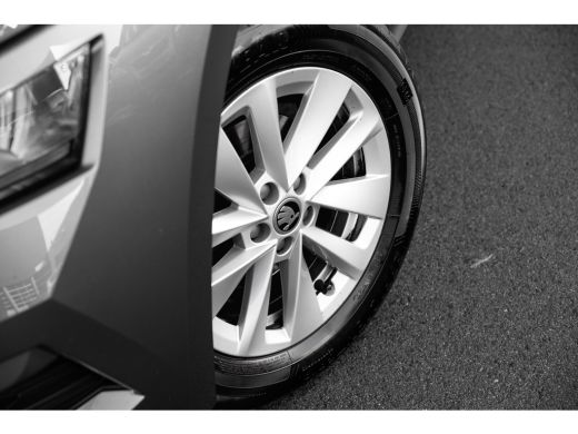 Skoda Kamiq 1.0 TSI Ambition | Automaat | Carplay | Cruise control | Airco ActivLease financial lease