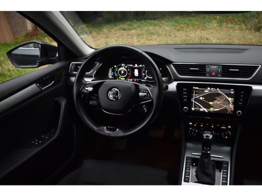 Skoda Superb Combi iV 218PK DSG HYBRID BUSINESS TREKHAAK/NAVI/VIRTUAL ActivLease financial lease