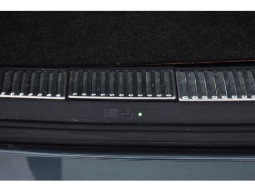 Skoda Superb Combi iV 218PK DSG HYBRID BUSINESS TREKHAAK/NAVI/VIRTUAL ActivLease financial lease