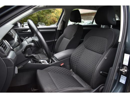 Skoda Superb Combi iV 218PK DSG HYBRID BUSINESS TREKHAAK/NAVI/VIRTUAL ActivLease financial lease