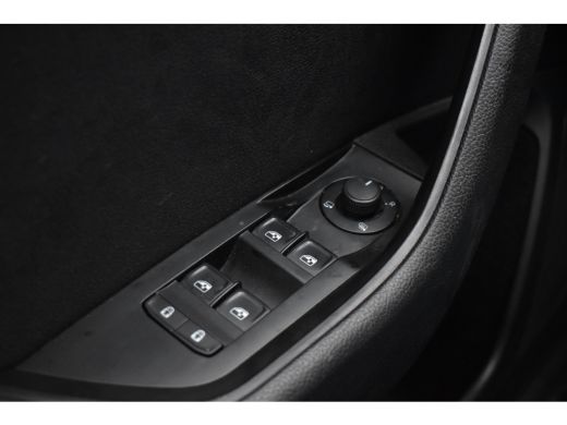 Skoda Superb Combi iV 218PK DSG HYBRID BUSINESS TREKHAAK/NAVI/VIRTUAL ActivLease financial lease