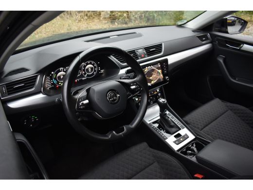 Skoda Superb Combi iV 218PK DSG HYBRID BUSINESS TREKHAAK/NAVI/VIRTUAL ActivLease financial lease