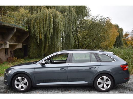 Skoda Superb Combi iV 218PK DSG HYBRID BUSINESS TREKHAAK/NAVI/VIRTUAL ActivLease financial lease