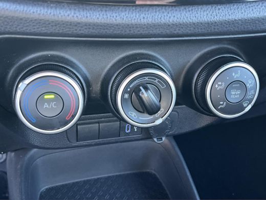 Toyota Aygo 1.0 VVT-i MT Play | Airconditioning | Carplay | Parkeercamera | Adaptive cruise control | ActivLease financial lease