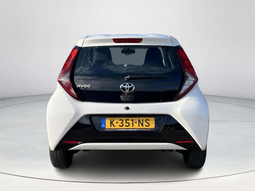 Toyota Aygo 1.0 VVT-i x-play | 5 deurs | Carplay | Airconditioning | Parkeercamera | ActivLease financial lease