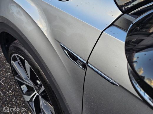 Volkswagen T-Roc 1.5 TSI 3x R-Line Panorama/IQ Light/Keyless/Twotone ActivLease financial lease