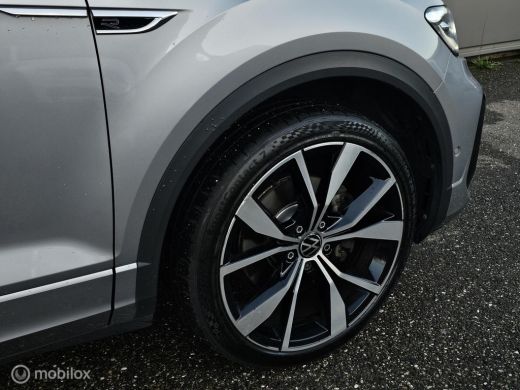 Volkswagen T-Roc 1.5 TSI 3x R-Line Panorama/IQ Light/Keyless/Twotone ActivLease financial lease