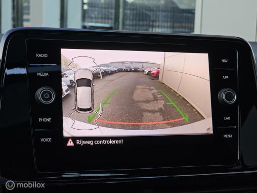 Volkswagen T-Roc 1.5 TSI 3x R-Line Panorama/IQ Light/Keyless/Twotone ActivLease financial lease