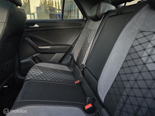 Volkswagen T-Roc 1.5 TSI 3x R-Line Panorama/IQ Light/Keyless/Twotone ActivLease financial lease