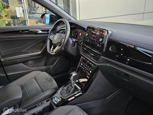 Volkswagen T-Roc 1.5 TSI 3x R-line Panorama/Keyless/Beats/Black Style ActivLease financial lease