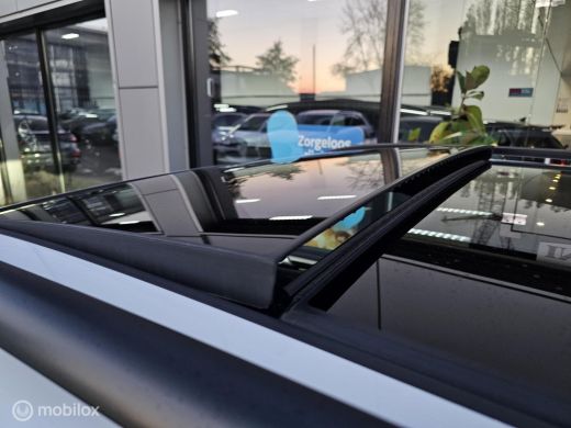 Volkswagen T-Roc 1.5 TSI 3x R-line Panorama/Keyless/Beats/Black Style ActivLease financial lease