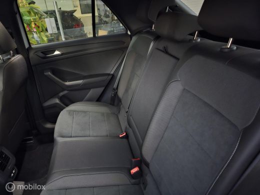 Volkswagen T-Roc 1.5 TSI 3x R-line Panorama/Keyless/Beats/Black Style ActivLease financial lease