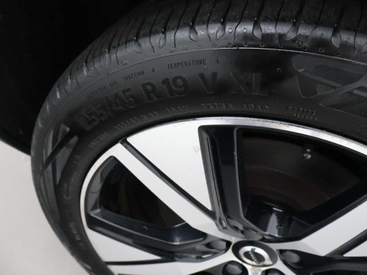 Volvo  XC40 RECHARGE P8 AWD 408 PK + AFN. TREKHAAK | APPLE CARPLAY | 19 INCH | DAB | GOOGLE MAPS ActivLease financial lease