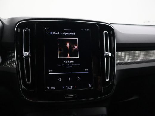 Volvo  XC40 RECHARGE P8 AWD 408 PK + AFN. TREKHAAK | APPLE CARPLAY | 19 INCH | DAB | GOOGLE MAPS ActivLease financial lease