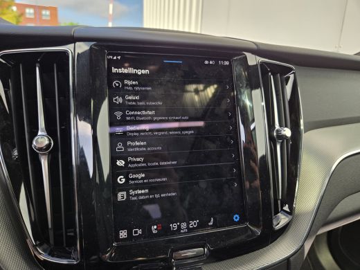 Volvo  XC60 T6 Black Edition | Luchtvering | Stoelventilatie | Trekhaak | ActivLease financial lease