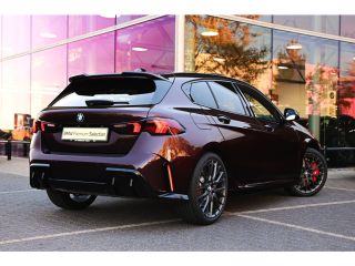 BMW 1 Serie 120 M Sport Automaat / Panoramadak / Sportstoelen / M Adaptief onderstel / Achteruitrijcamera / C...