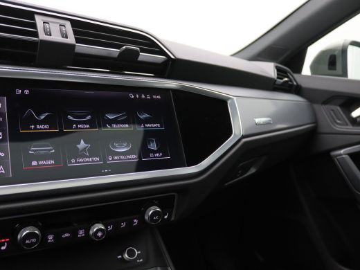 Audi Q3 45 TFSI e S Edition 245PK S-Tronic Pano-Schuifdak, SOH 89%, Trekhaak, PDC voor en achter, Stoelve... ActivLease financial lease