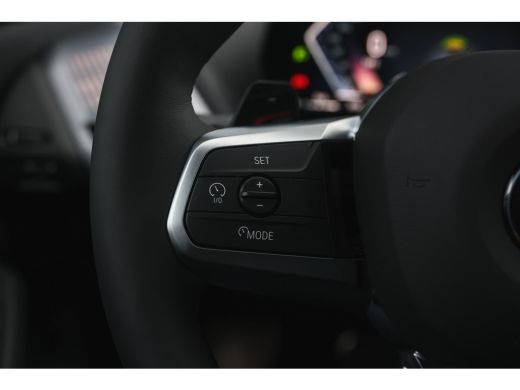 BMW 1 Serie 120 High Executive M Sport Automaat / Panoramadak / Sportstoelen / M Adaptief onderstel / Comfort... ActivLease financial lease