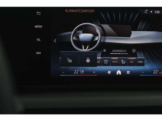 BMW 1 Serie 120 High Executive M Sport Automaat / Panoramadak / Sportstoelen / M Adaptief onderstel / Comfort... ActivLease financial lease