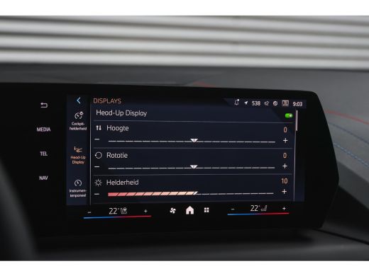 BMW 1 Serie 120 High Executive M Sport Automaat / Panoramadak / Sportstoelen / M Adaptief onderstel / Comfort... ActivLease financial lease