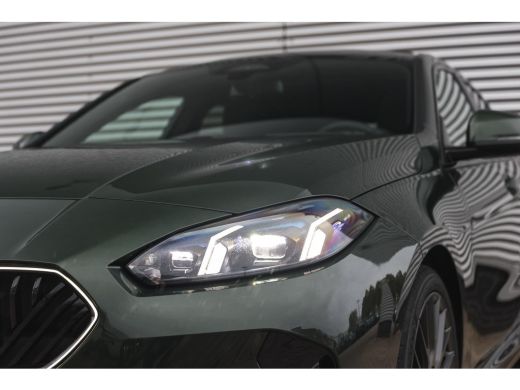 BMW 1 Serie 120 High Executive M Sport Automaat / Panoramadak / Sportstoelen / M Adaptief onderstel / Comfort... ActivLease financial lease
