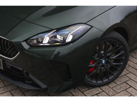 BMW 1 Serie 120 High Executive M Sport Automaat / Panoramadak / Sportstoelen / M Adaptief onderstel / Comfort... ActivLease financial lease