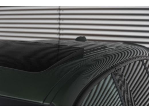 BMW 1 Serie 120 High Executive M Sport Automaat / Panoramadak / Sportstoelen / M Adaptief onderstel / Comfort... ActivLease financial lease