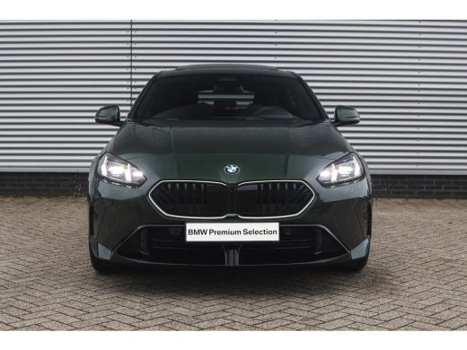 BMW 1 Serie 120 High Executive M Sport Automaat / Panoramadak / Sportstoelen / M Adaptief onderstel / Comfort... ActivLease financial lease