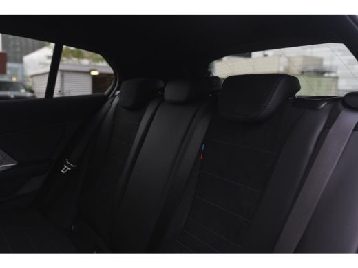 BMW 1 Serie 120 M Sport Automaat / Sportstoelen / M Adaptief onderstel / Achteruitrijcamera / Comfort Access ... ActivLease financial lease