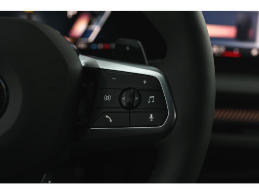 BMW 1 Serie 120 M Sport Automaat / Sportstoelen / M Adaptief onderstel / Achteruitrijcamera / Comfort Access ... ActivLease financial lease