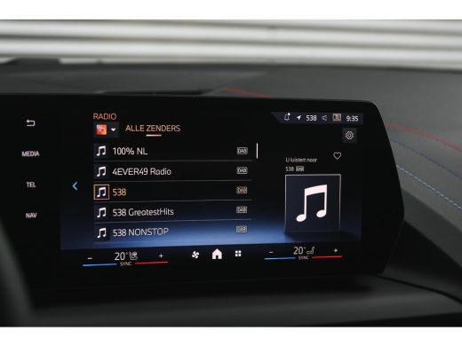 BMW 1 Serie 120 M Sport Automaat / Sportstoelen / M Adaptief onderstel / Achteruitrijcamera / Comfort Access ... ActivLease financial lease