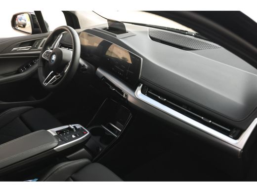 BMW 2 Serie 225e xDrive High Executive M Sport Automaat / Panoramadak / Trekhaak / Sportstoelen / M Adaptief ... ActivLease financial lease