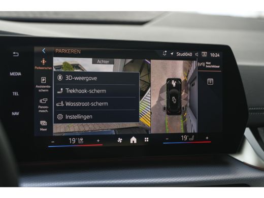 BMW 2 Serie 225e xDrive High Executive M Sport Automaat / Panoramadak / Trekhaak / Sportstoelen / M Adaptief ... ActivLease financial lease