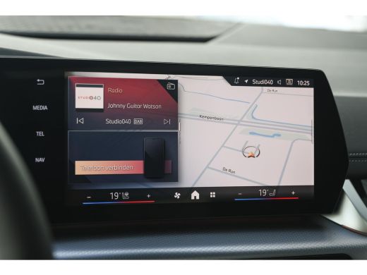 BMW 2 Serie 225e xDrive High Executive M Sport Automaat / Panoramadak / Trekhaak / Sportstoelen / M Adaptief ... ActivLease financial lease