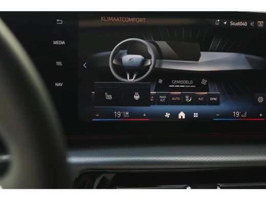 BMW 2 Serie 225e xDrive High Executive M Sport Automaat / Panoramadak / Trekhaak / Sportstoelen / M Adaptief ... ActivLease financial lease