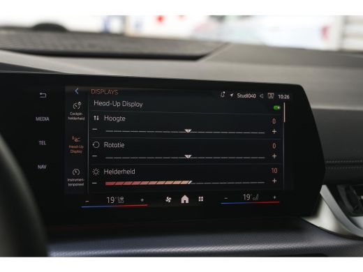 BMW 2 Serie 225e xDrive High Executive M Sport Automaat / Panoramadak / Trekhaak / Sportstoelen / M Adaptief ... ActivLease financial lease