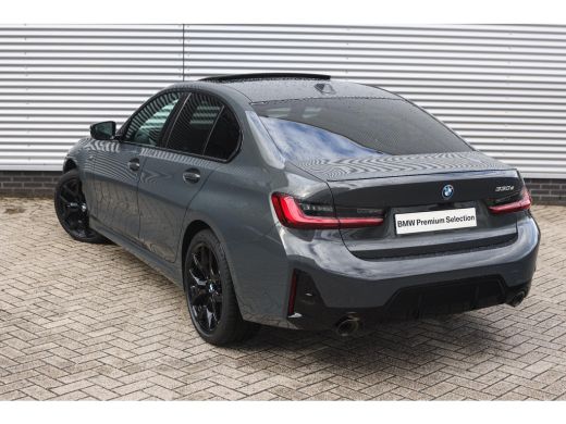 BMW 3 Serie 330e High Executive M Sport Automaat / Schuif-kanteldak / Sportstoelen / M Adaptief onderstel / A... ActivLease financial lease