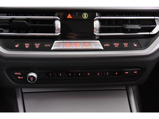 BMW 3 Serie Touring 320i *1ste Eigenaar*Leer*Navigatie*Trekhaak* ActivLease financial lease