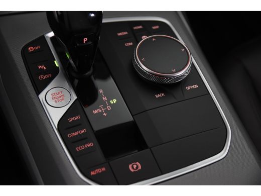 BMW 3 Serie Touring 320i *1ste Eigenaar*Leer*Navigatie*Trekhaak* ActivLease financial lease