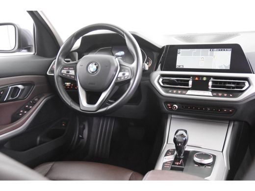 BMW 3 Serie Touring 320i *1ste Eigenaar*Leer*Navigatie*Trekhaak* ActivLease financial lease