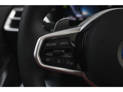 BMW 3 Serie Touring 330e High Executive M Sport Automaat / Panoramadak / Sportstoelen / Comfort Access / Stuu... ActivLease financial lease