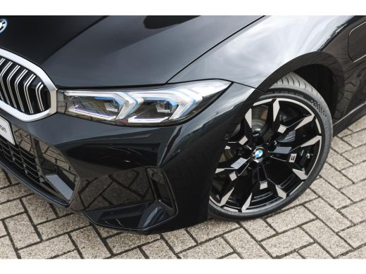 BMW 3 Serie Touring 330e High Executive M Sport Automaat / Panoramadak / Sportstoelen / Comfort Access / Stuu... ActivLease financial lease