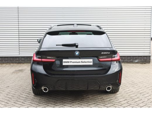 BMW 3 Serie Touring 330e High Executive M Sport Automaat / Panoramadak / Sportstoelen / Comfort Access / Stuu... ActivLease financial lease