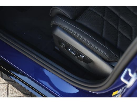 BMW 5 Serie Touring 530e M Sport Automaat / Trekhaak / Stoelventilatie / Comfort Access / Adaptieve LED / Par... ActivLease financial lease