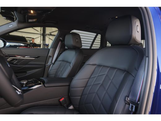 BMW 5 Serie Touring 530e M Sport Automaat / Trekhaak / Stoelventilatie / Comfort Access / Adaptieve LED / Par... ActivLease financial lease